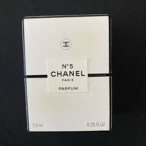 CHANEL No. 5 Parfum Box - Black and White